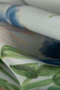 Tecido Crepe Amanda Doncella Barrado Floral Lavanda Azulado
