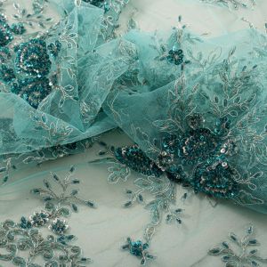 Tecido Renda Bordada Fios Acetinados e Pedrarias Azul Tiffany