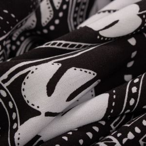 Tecido Viscose Estampa Geométrica Costela de Adão Preto e Branca